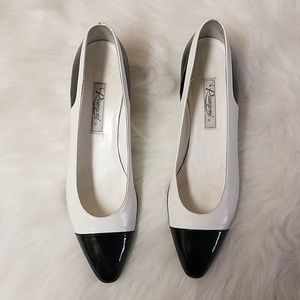 Rangoni Women’s Black and White Shoe